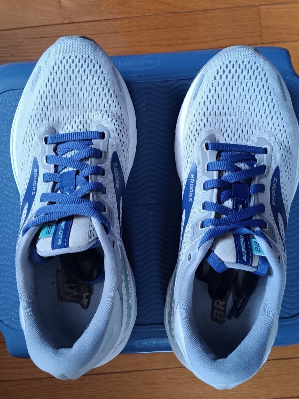 BROOKS ADRENALINE GTS 22 Athletic shoes, size 7 1/2 - Picture 1 of 8